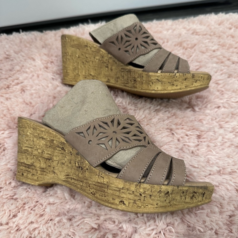 Spring Step women’s wedge sandals size 39